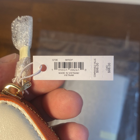 NWT Coach Halloween Candy Corn 5736 Orange Yellow White Leather Zip Coin Pouch - Picture 9 of 9